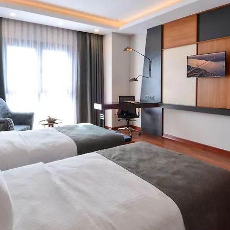 Expoist Hotel 3*