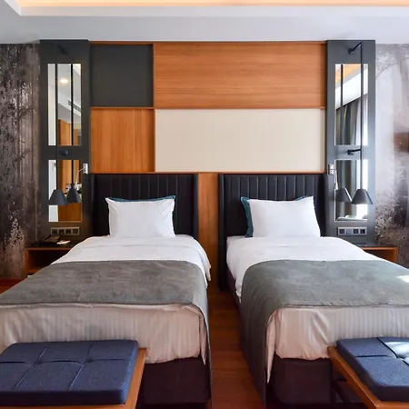 Hotel Expoist 3*
