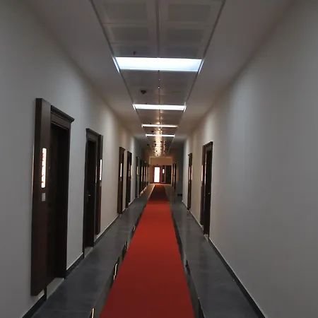 Expoist Hotel 3*